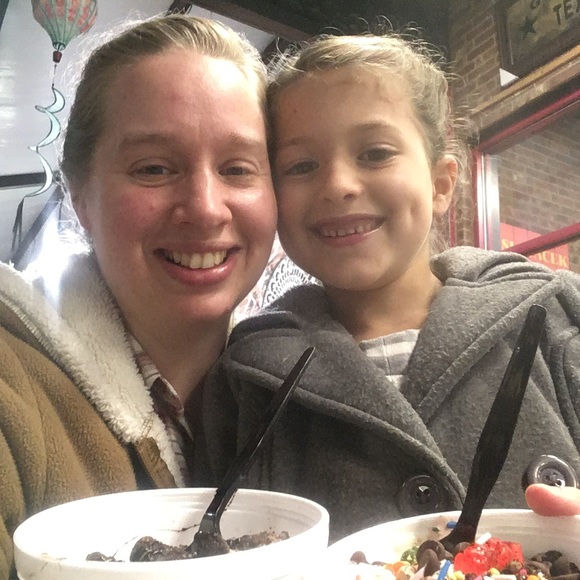 Meet your Posher, Kaitlin - Picture 3 of 3